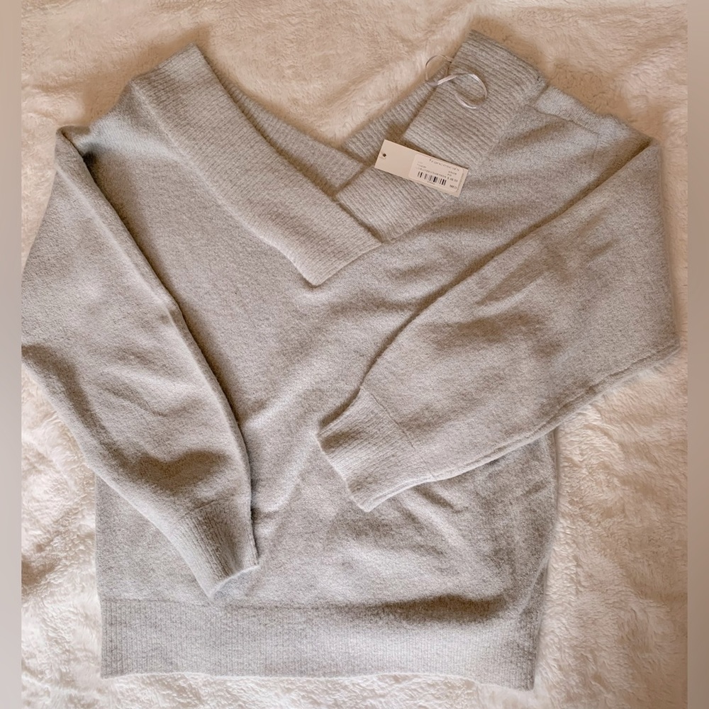 NWT stylish Sweater top by Francesca’s
